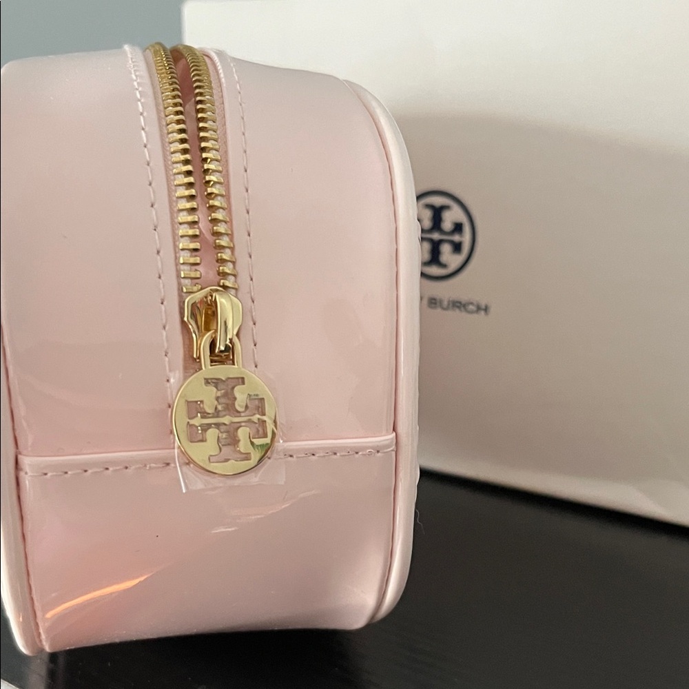 Tory Burch  Patent Leather MakeUp Bag - Picture 2 of 3